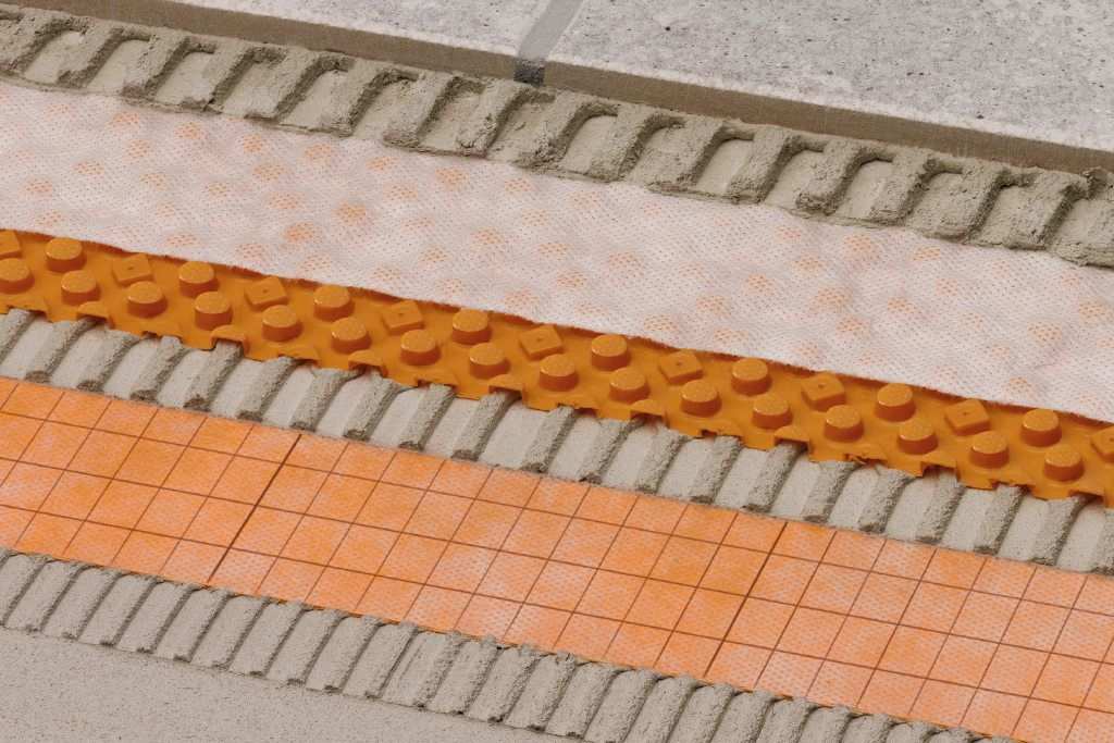 Atdaloša-plānā-drenāžas-membrāna-Schluter-DITRA-DRAIN4_1 Atdalošais plānais drenāžas paklājs DITRA-DRAIN - Image 1
