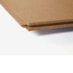 STEICO Universal kokšķiedras plāksnes ar spundi kalpo par par lielisku siltumizolācijas materiālu jumtu un sienu izolācijai, kas papildus siltināšanai pasargās jūsu mājokli no vēja, putekļiem, mitruma un trokšņa.
